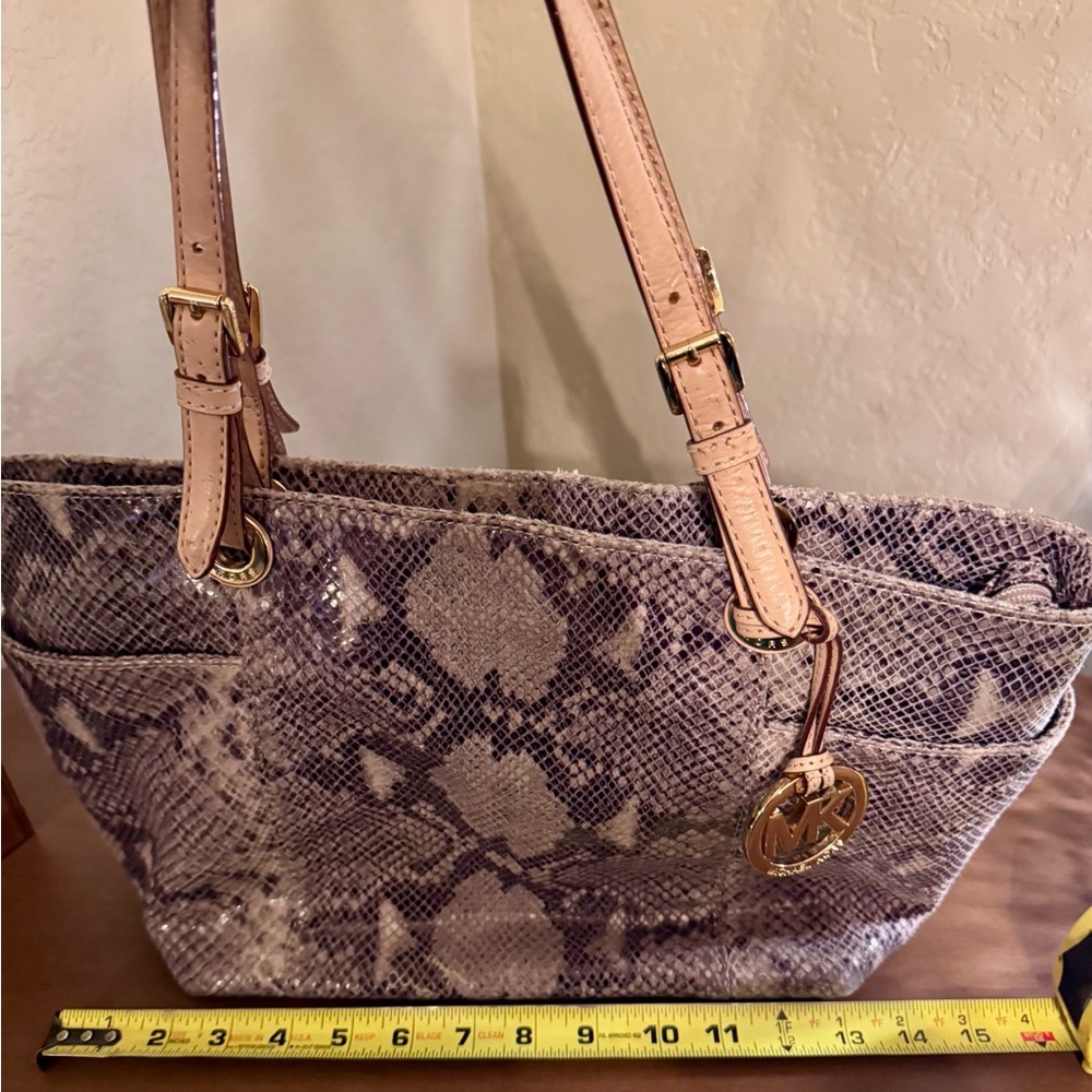 **SALE**Michael Kors Snake Print Tote Bag - Picture 15 of 16